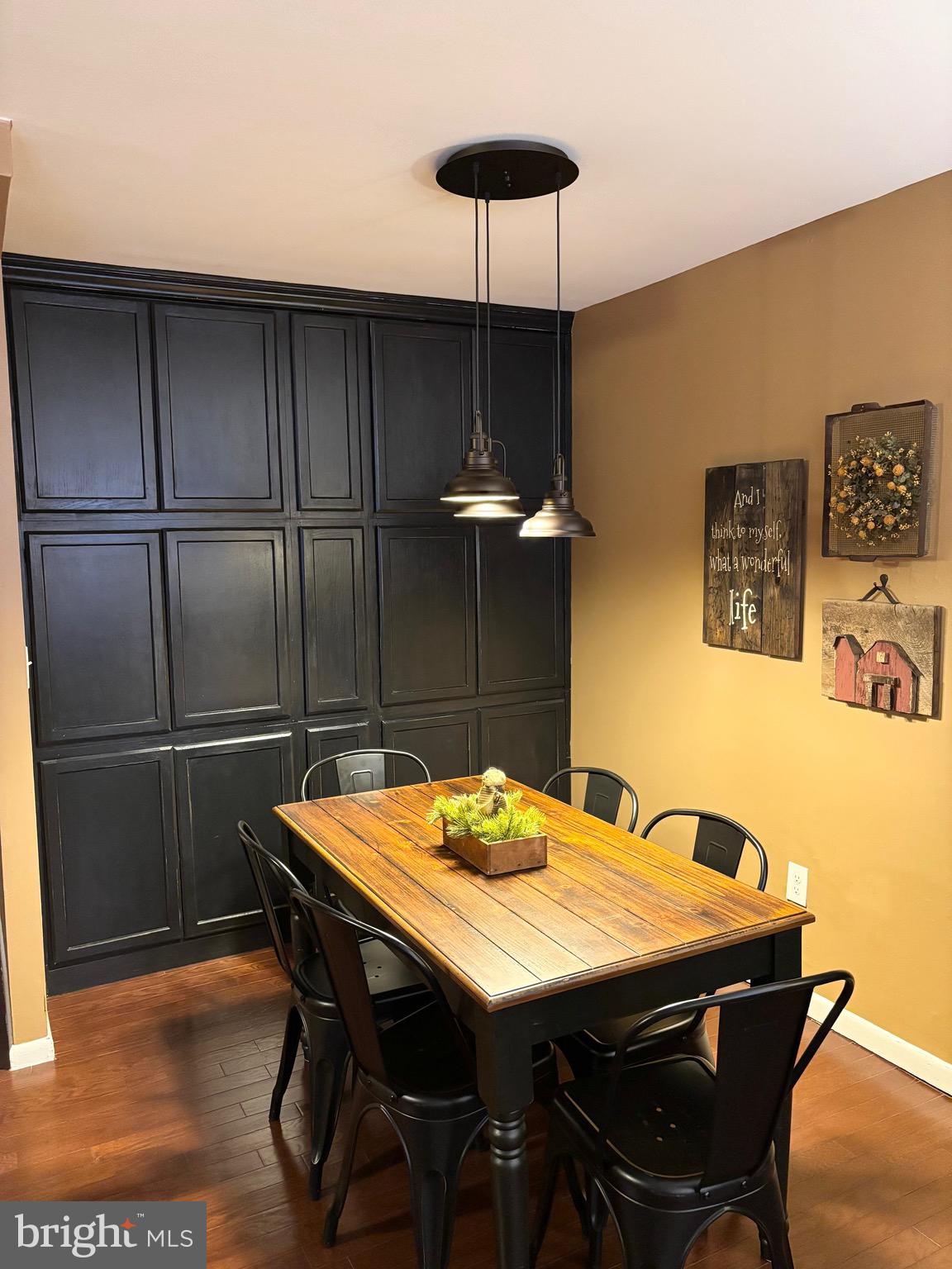 ASTON ARMS - Residential