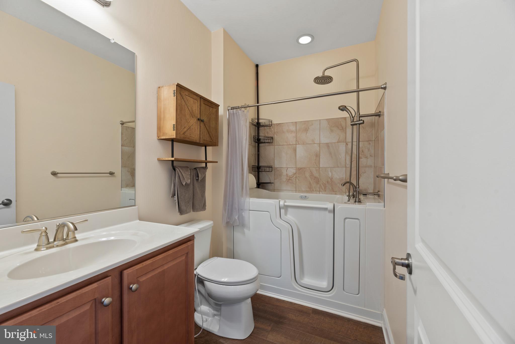 BAY BRIDGE COVE - Residential