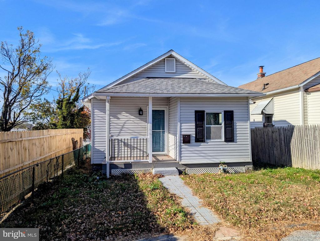 Photo of 1400 Beale Street, MARCUS HOOK, PA 19061 (MLS # PADE2102328)