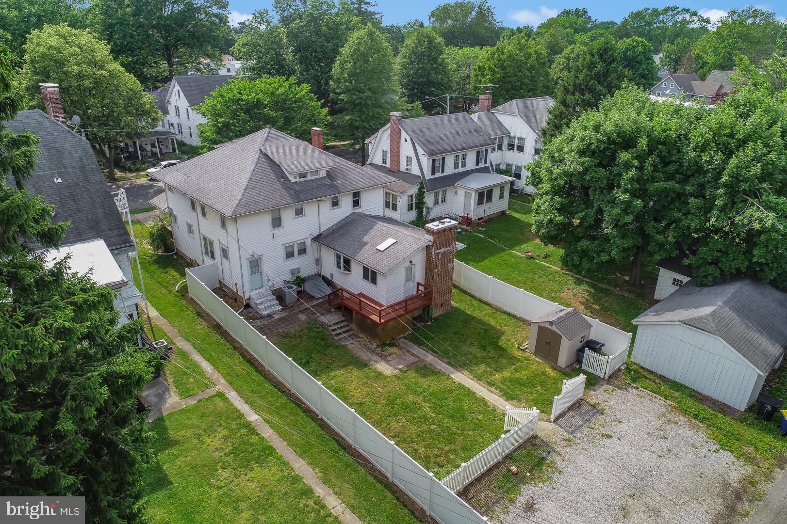 317/319 N BRADFORD ST