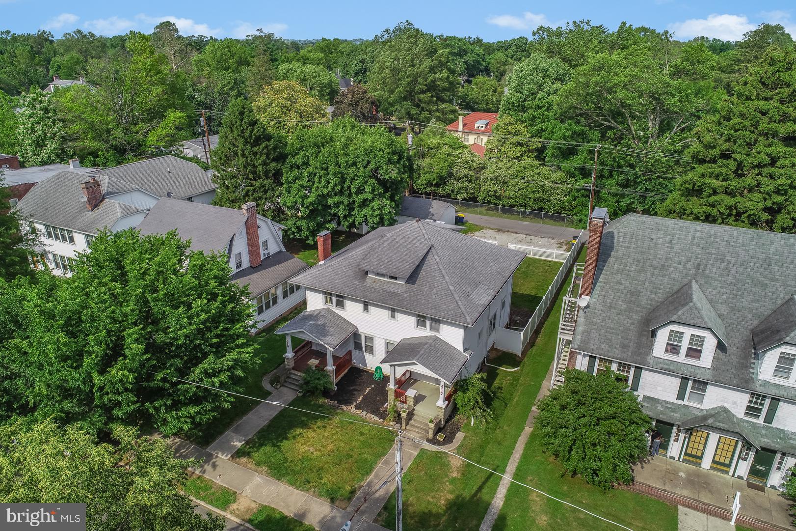 317/319 N BRADFORD ST