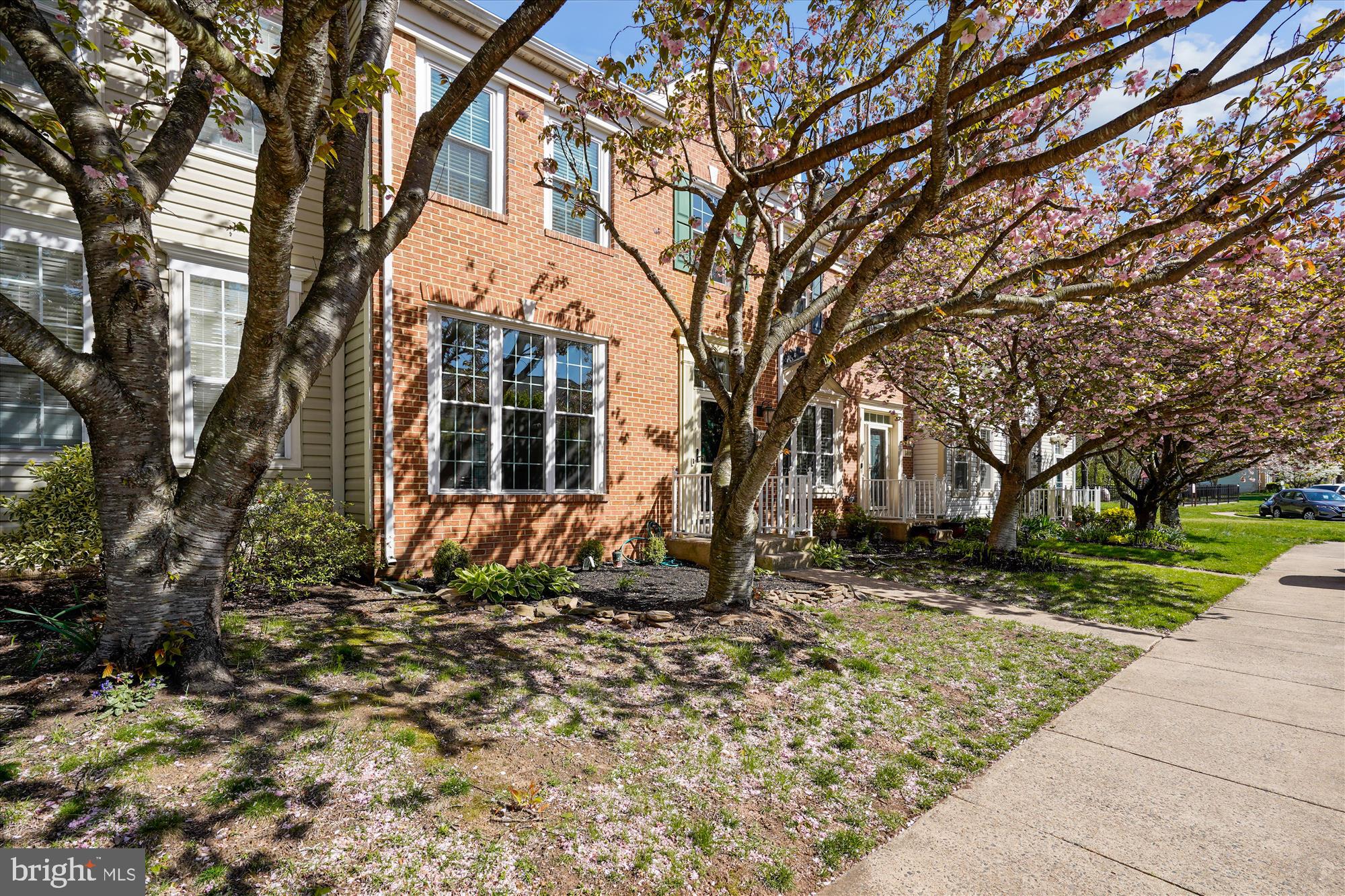 COMPTON VILLAGE - Residential