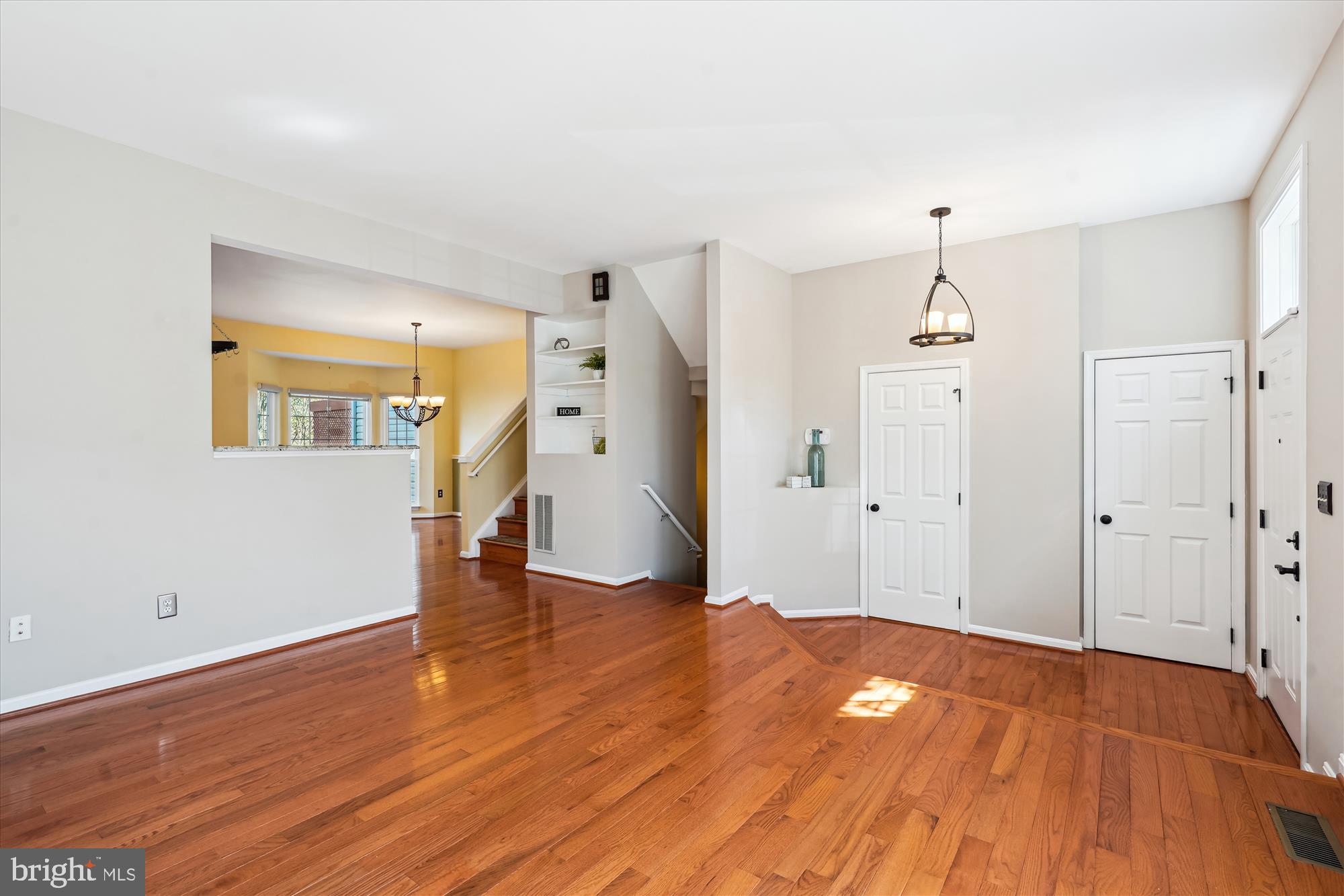 6817 CEDAR LOCH COURT