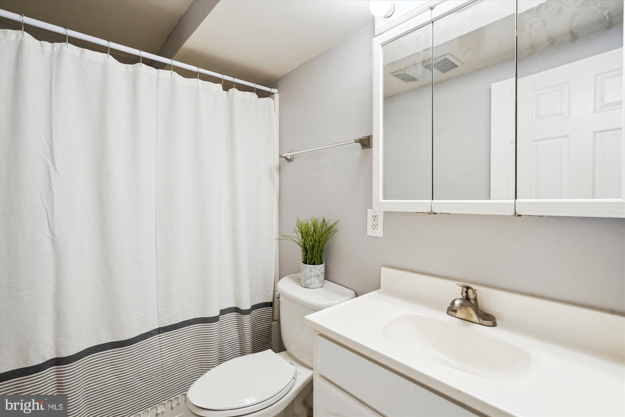 COMPTON VILLAGE - Residential