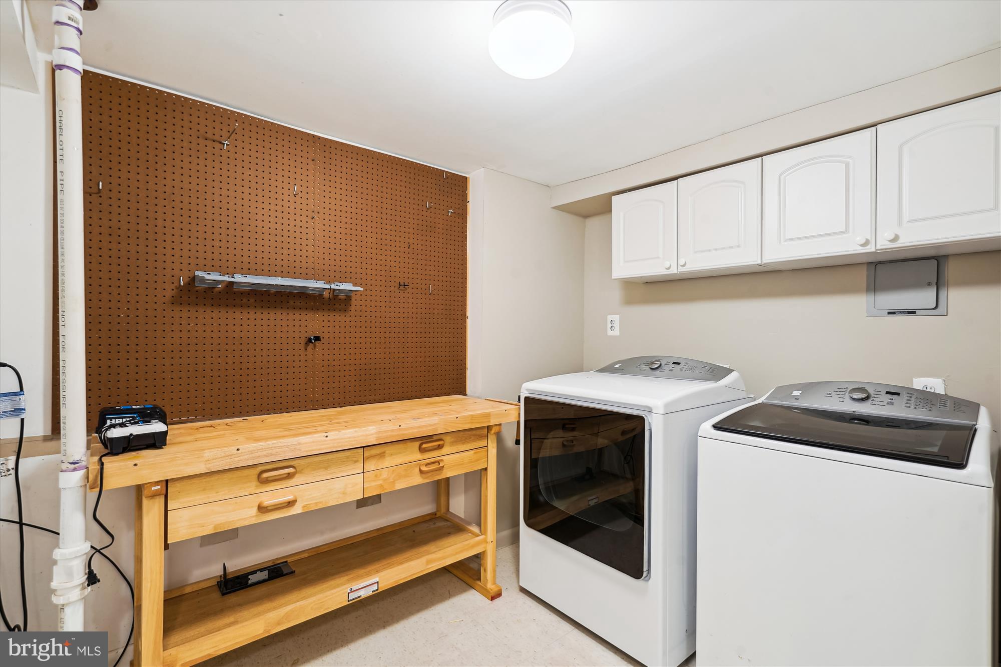 COMPTON VILLAGE - Residential