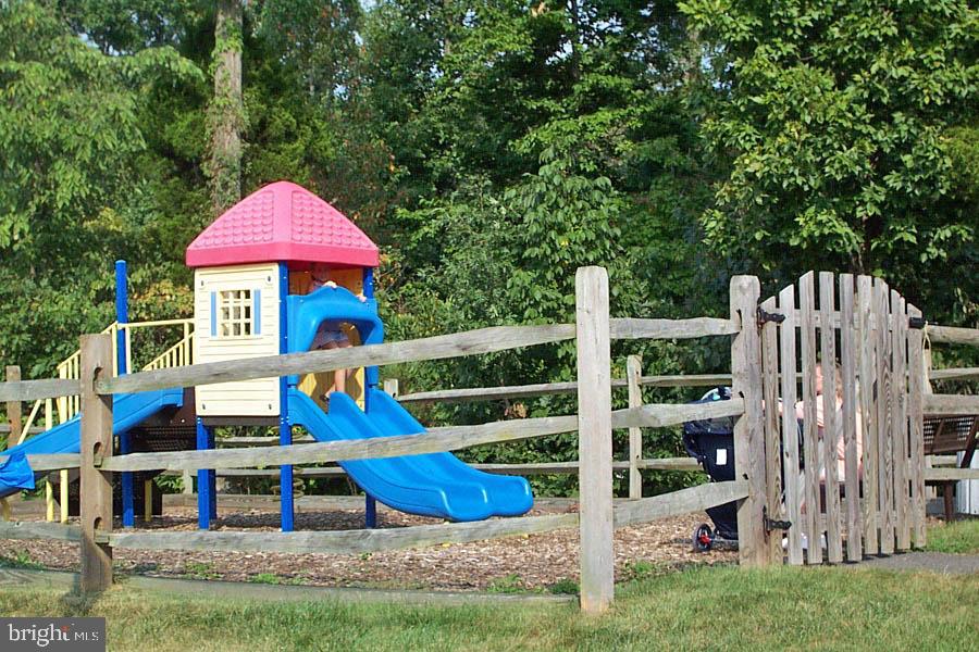 COMPTON VILLAGE - Residential