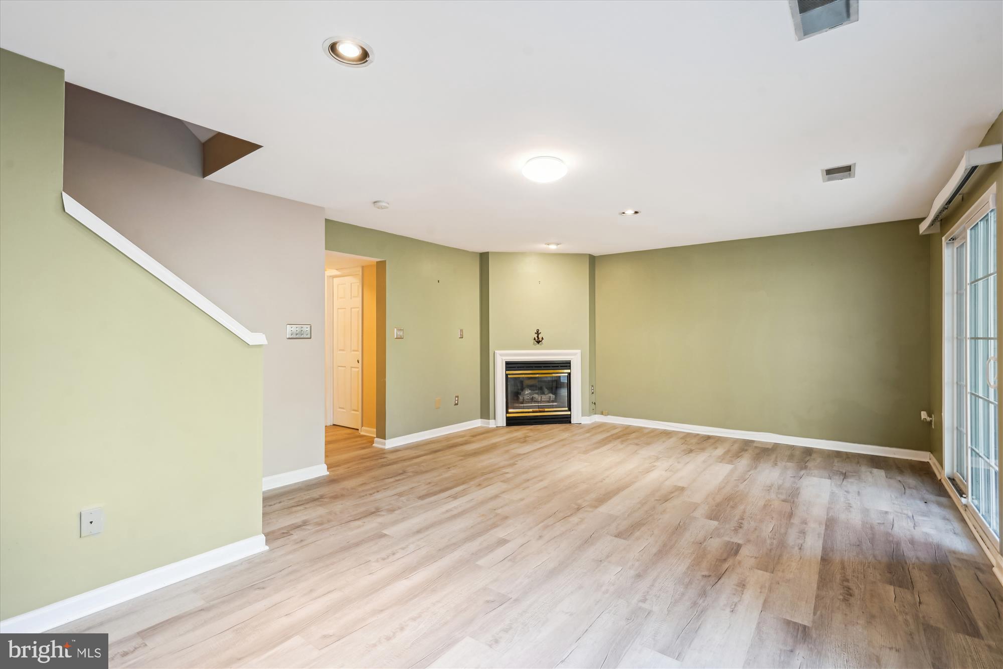 COMPTON VILLAGE - Residential