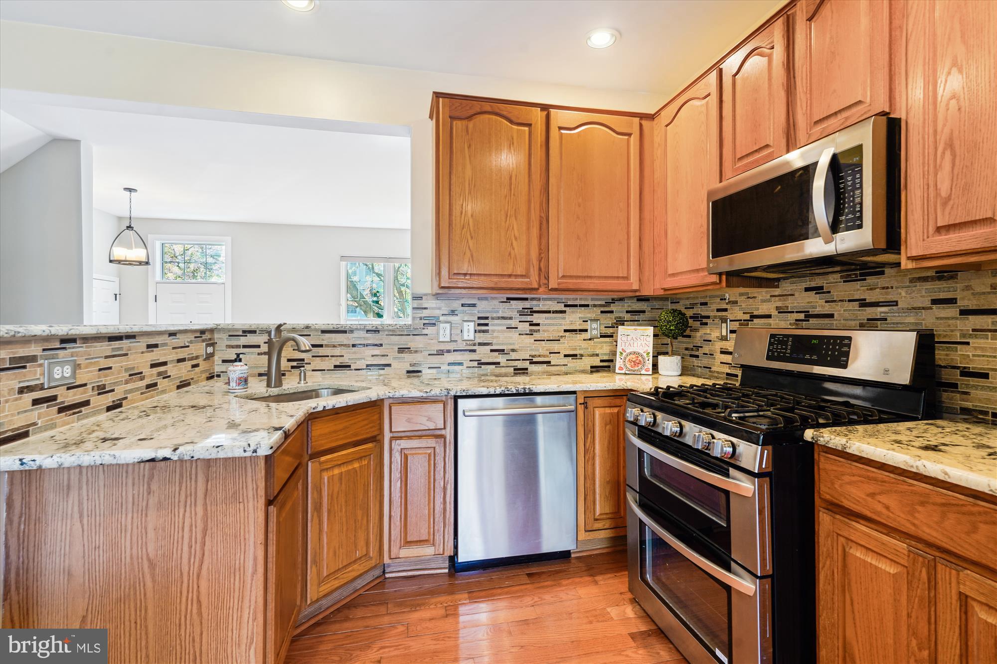 COMPTON VILLAGE - Residential