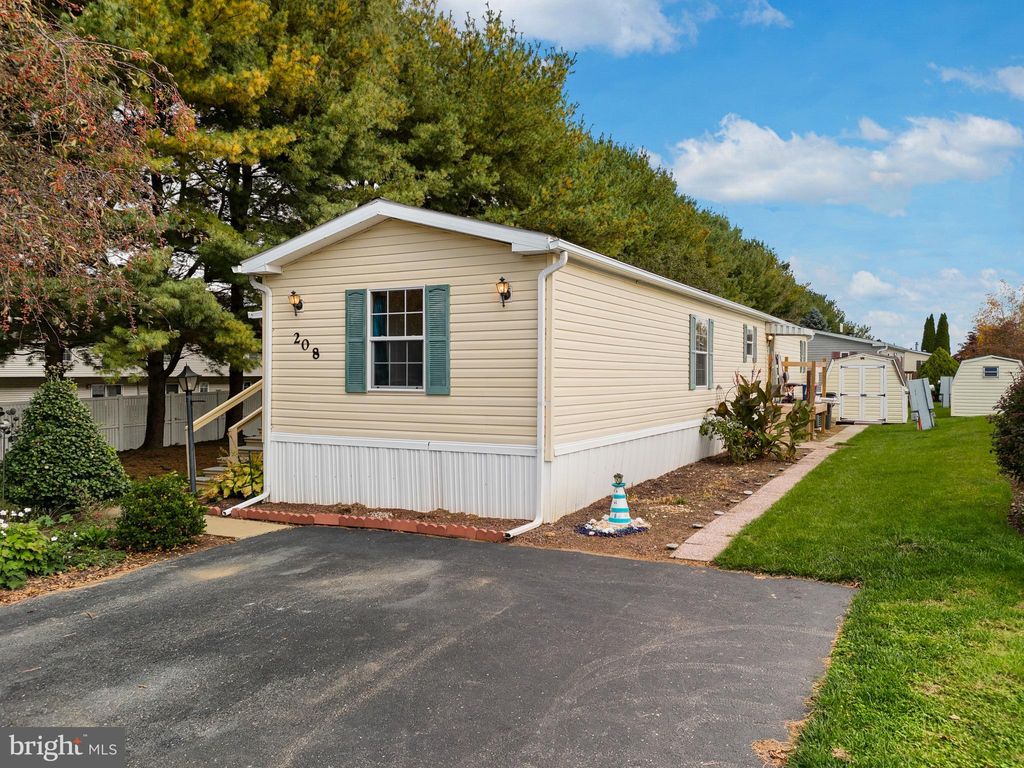 Photo of 208 Saddleford Court N, Lancaster, PA 17603 (MLS # PALA2042652)