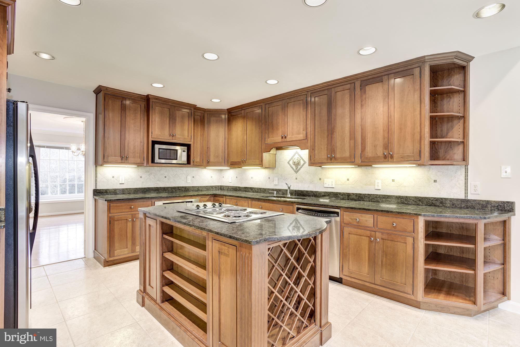 LANGLEY OAKS - Residential