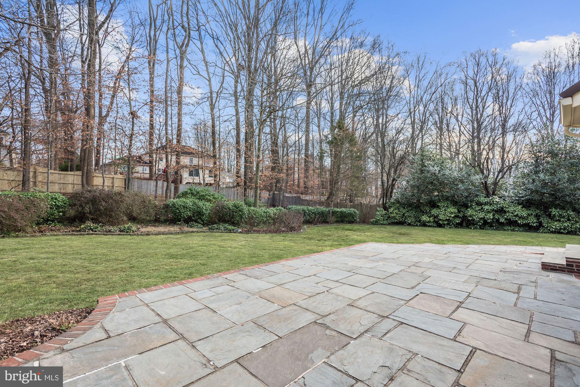 LANGLEY OAKS - Residential