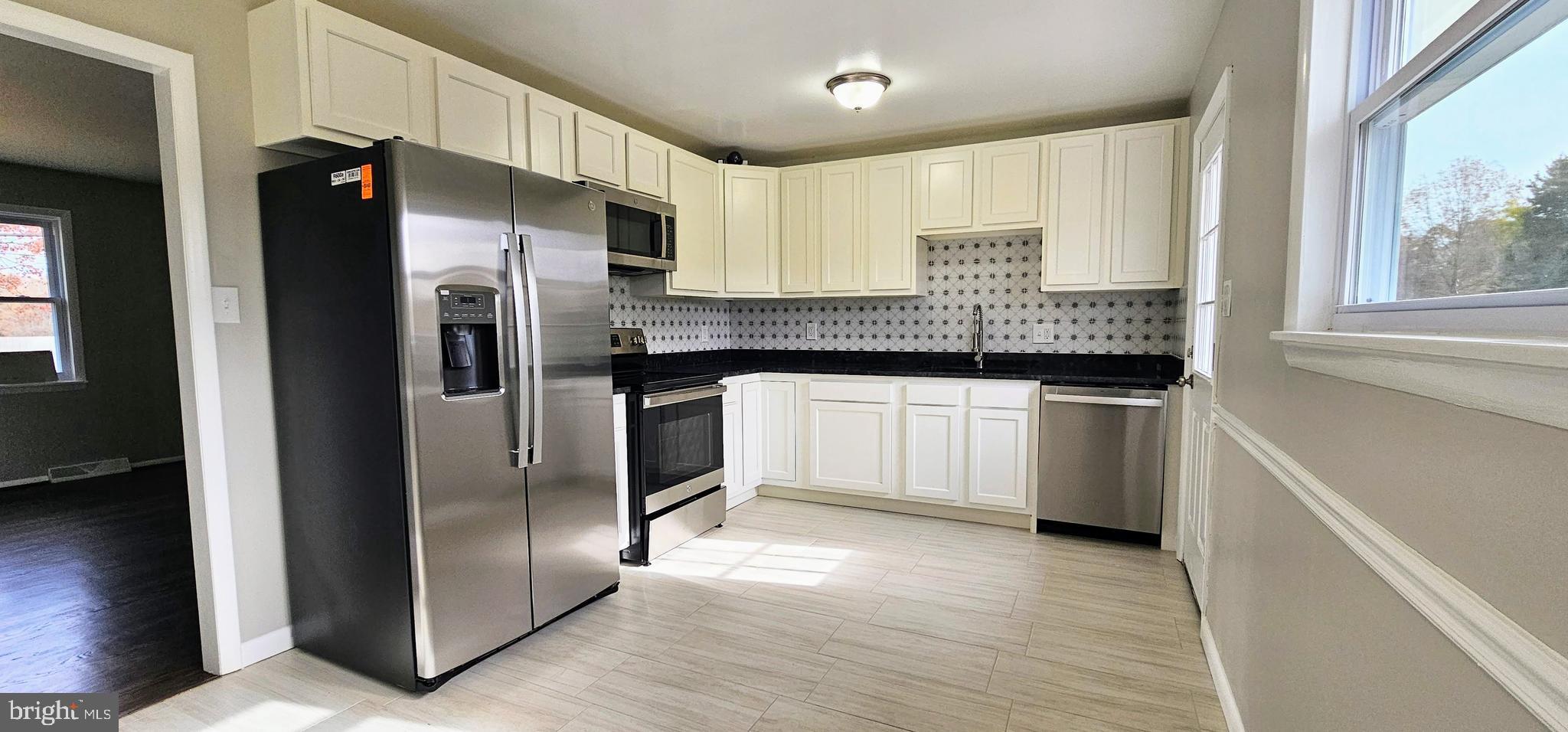 CAPITAL ESTATES - Residential