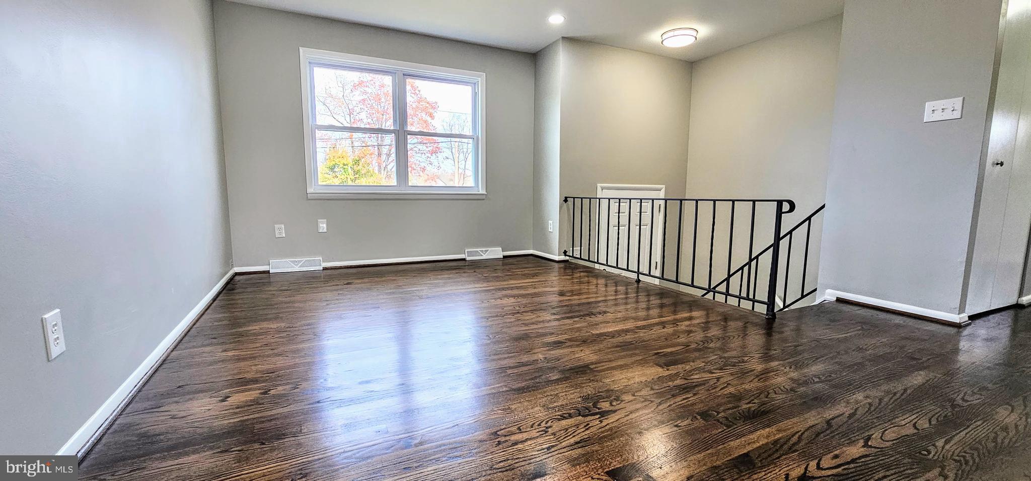 CAPITAL ESTATES - Residential