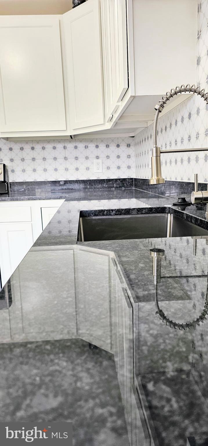 CAPITAL ESTATES - Residential