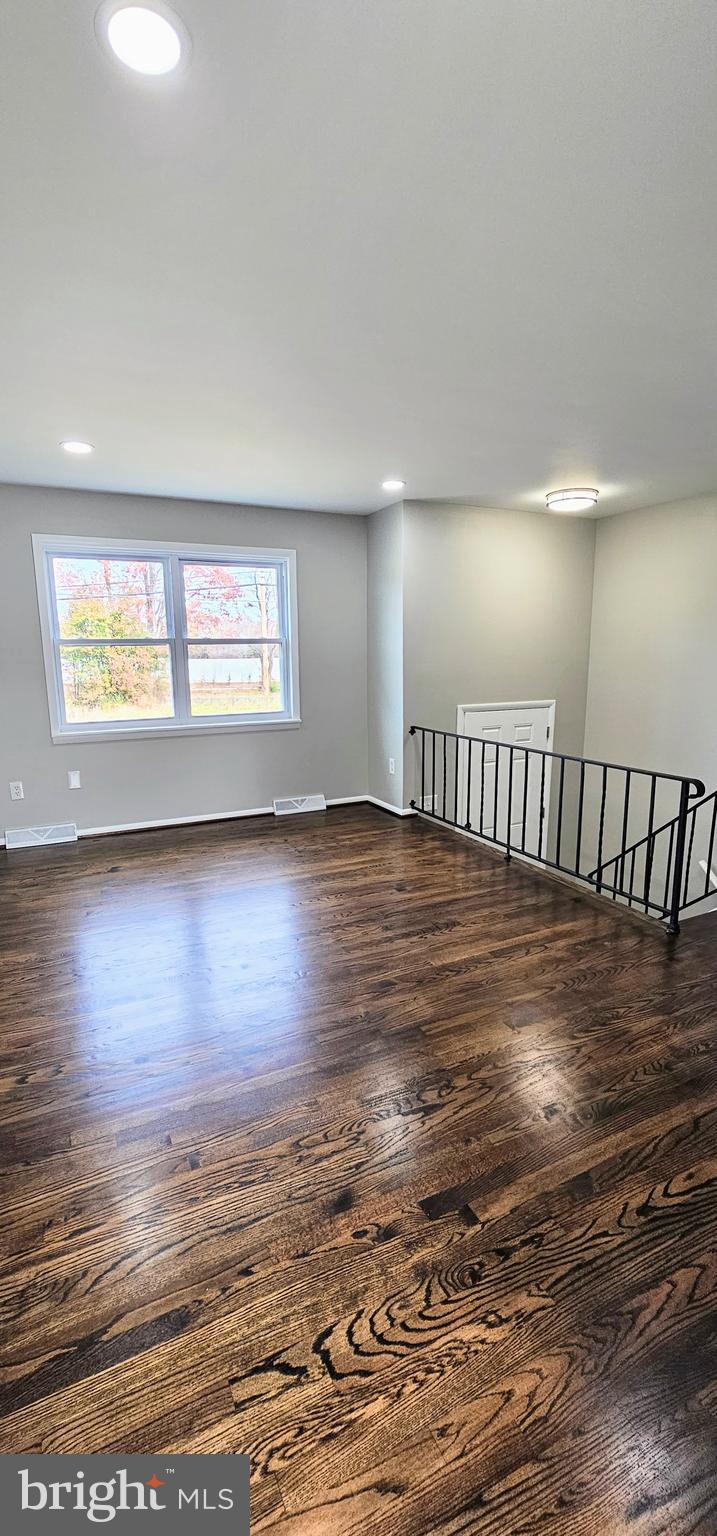 CAPITAL ESTATES - Residential