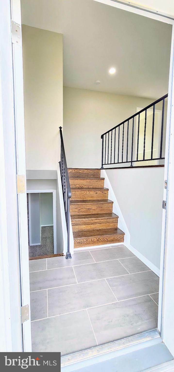 CAPITAL ESTATES - Residential