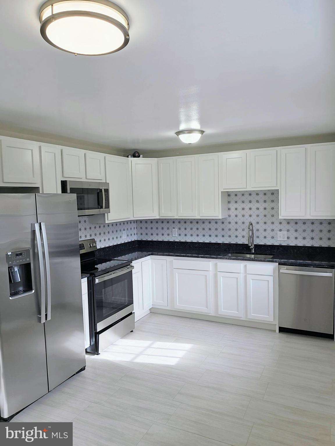 CAPITAL ESTATES - Residential