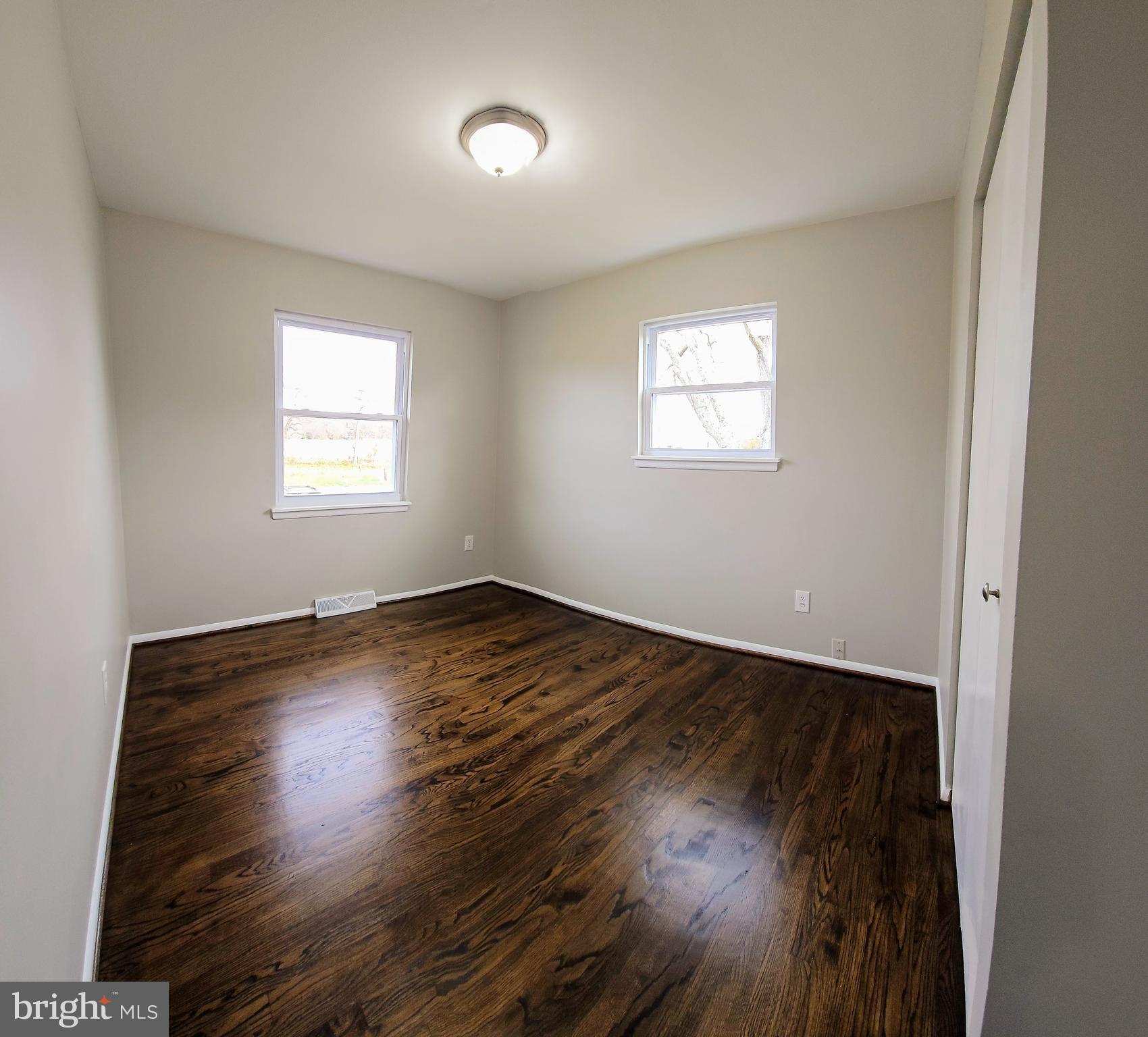 CAPITAL ESTATES - Residential