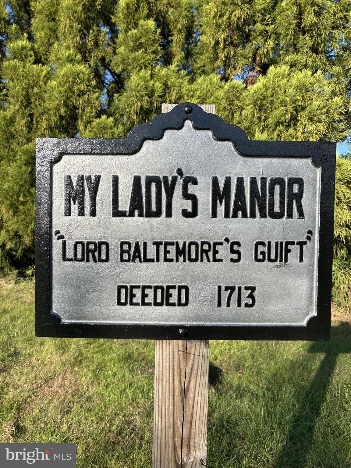 MY LADY'S MANOR - Land
