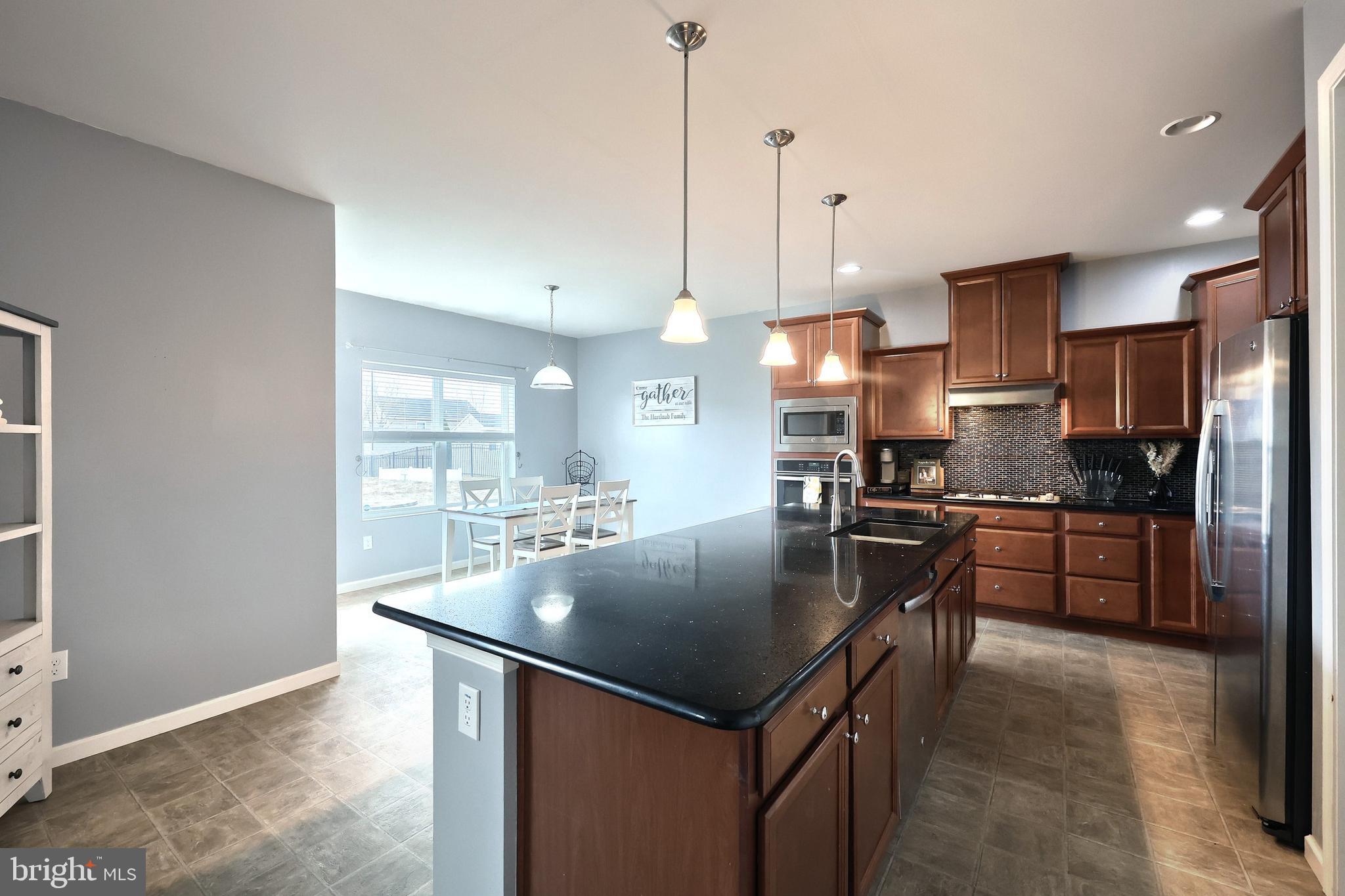 APPLEWOOD - Residential