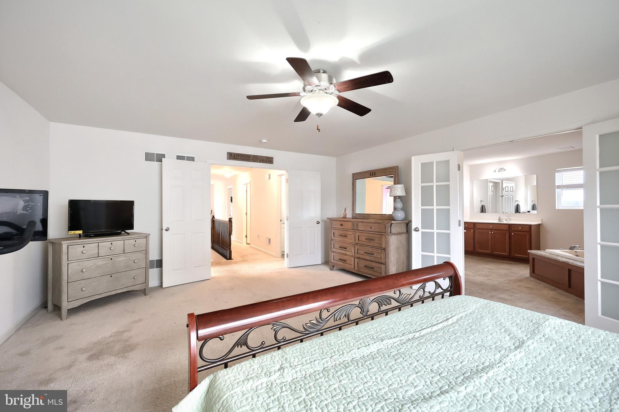 APPLEWOOD - Residential