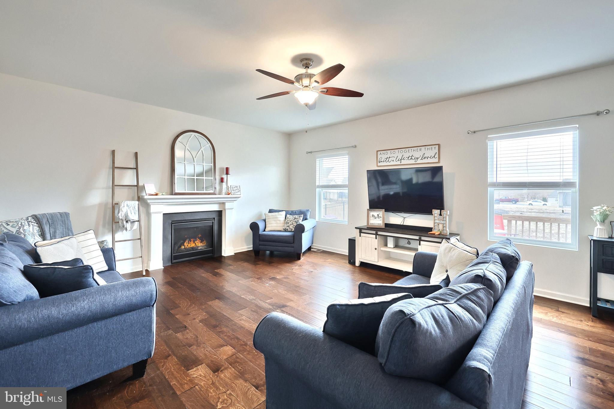 APPLEWOOD - Residential