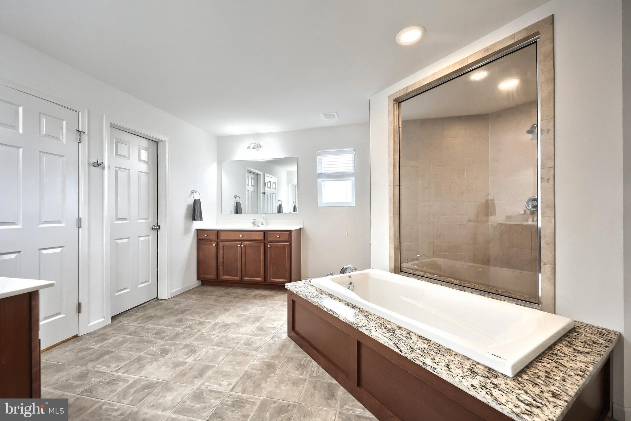 APPLEWOOD - Residential