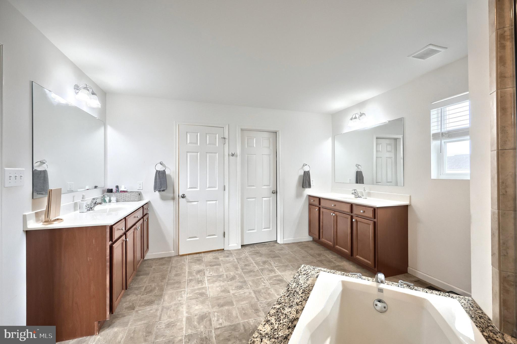 APPLEWOOD - Residential