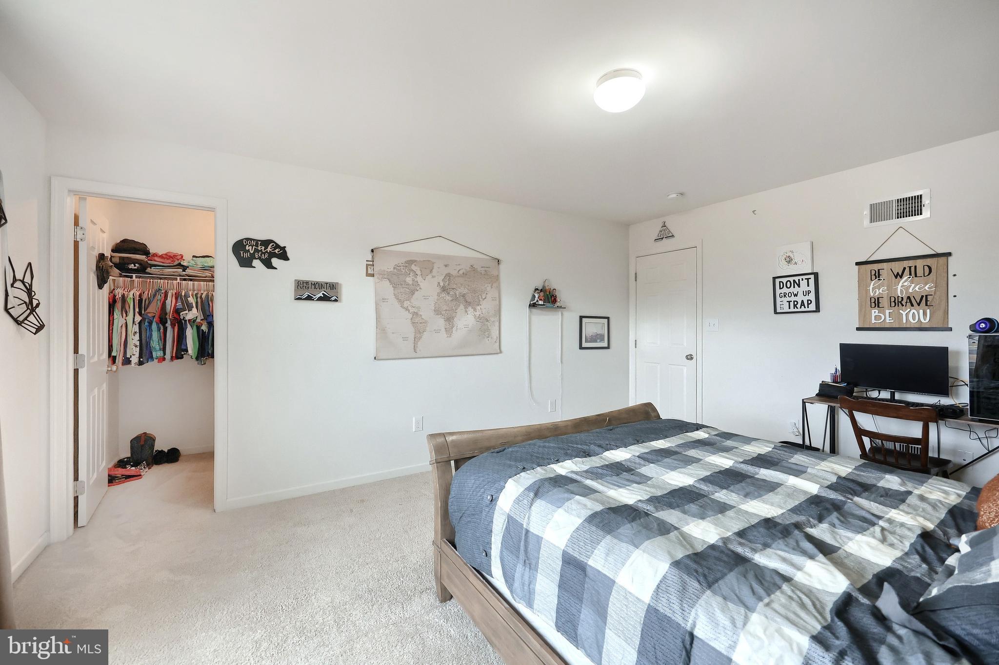 APPLEWOOD - Residential