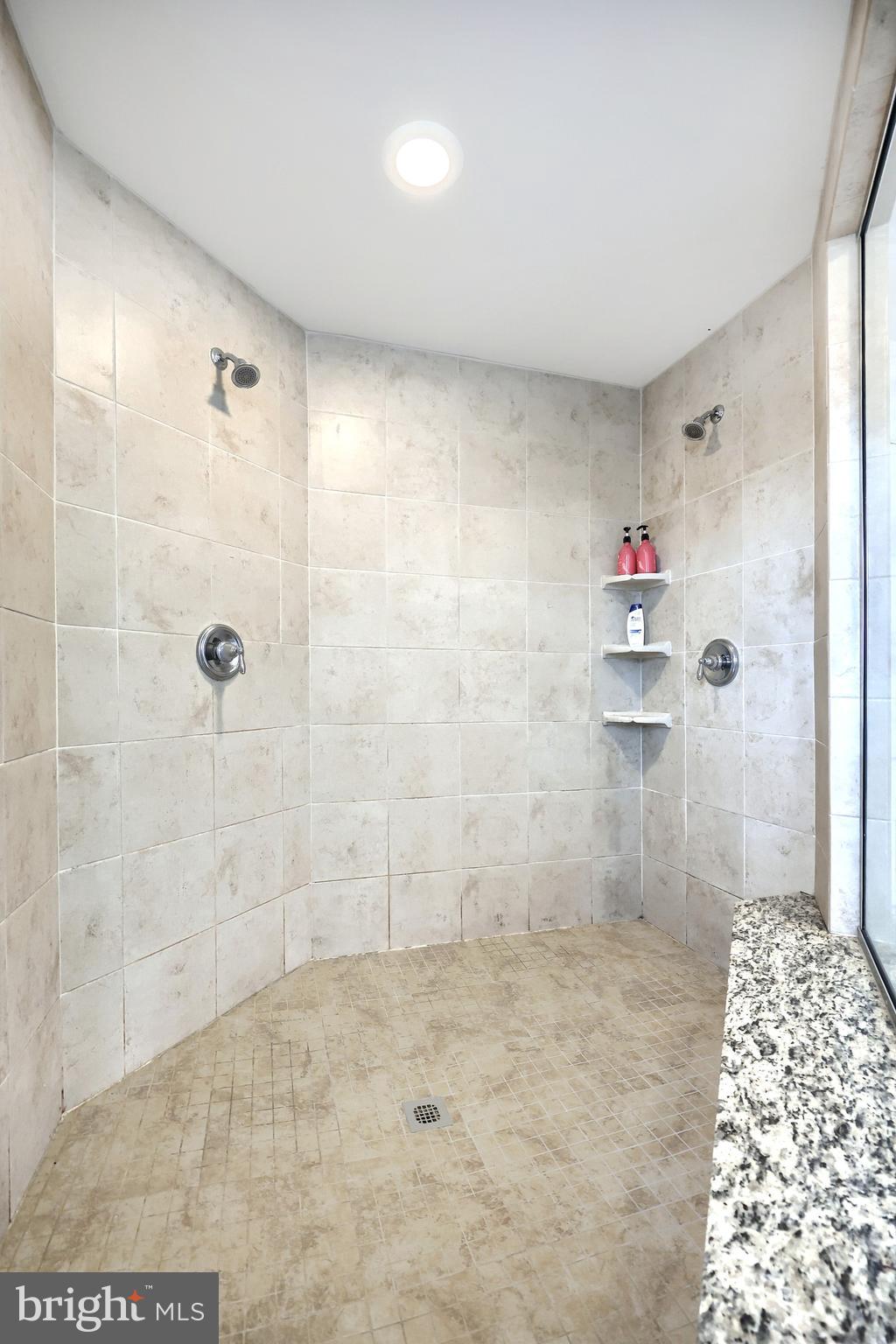 APPLEWOOD - Residential