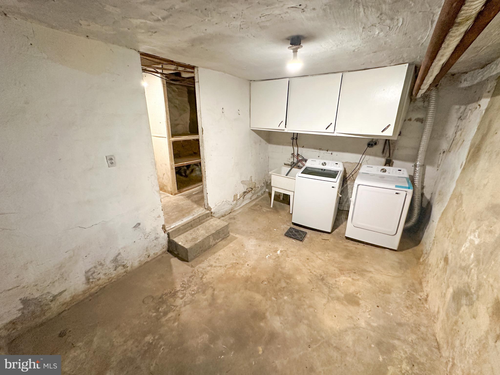 HUNTING PARK - Residential Lease