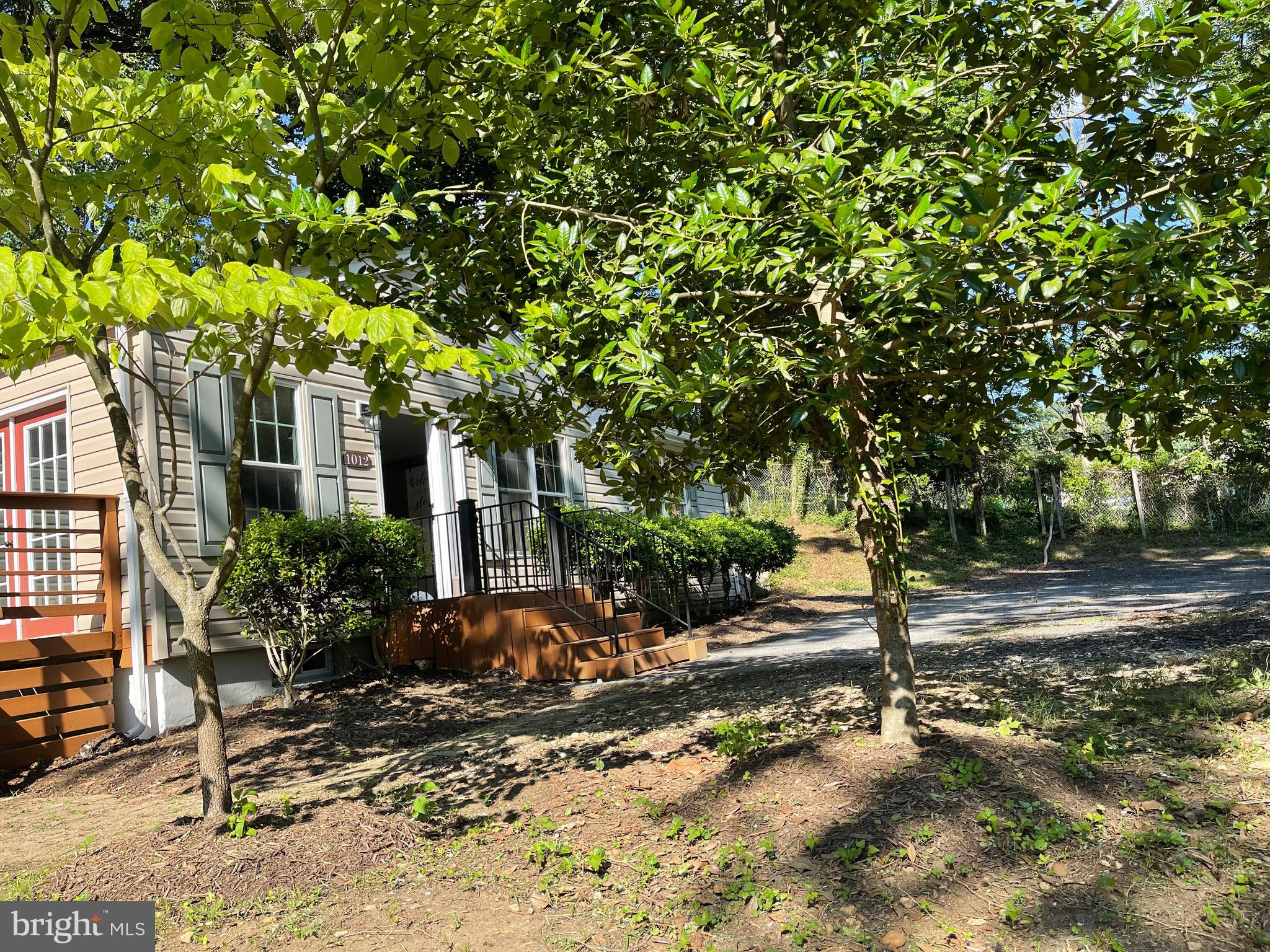 FRIENDLY HILLS - Residential