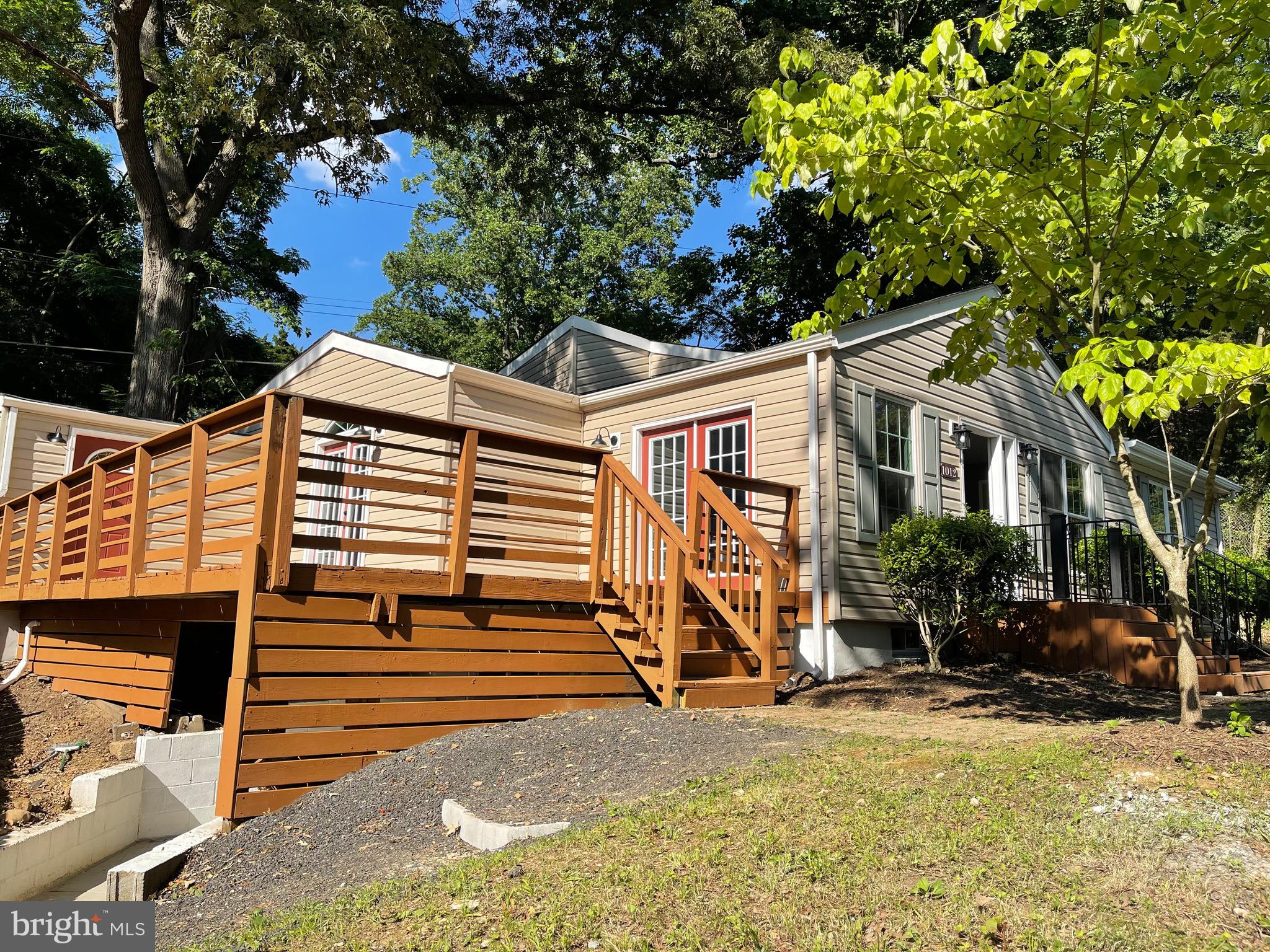 FRIENDLY HILLS - Residential