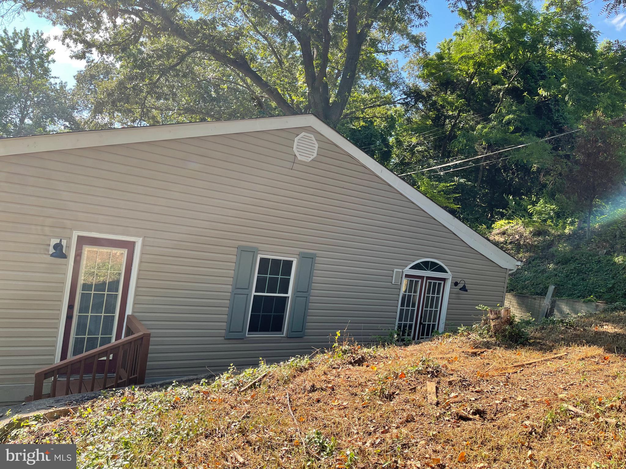 FRIENDLY HILLS - Residential