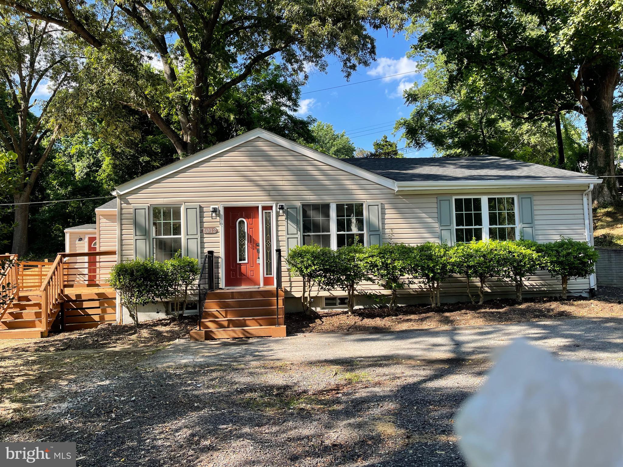 FRIENDLY HILLS - Residential