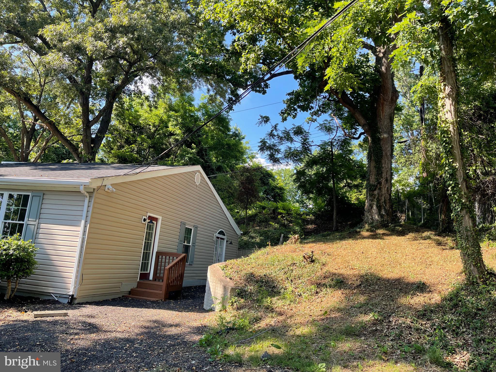 FRIENDLY HILLS - Residential