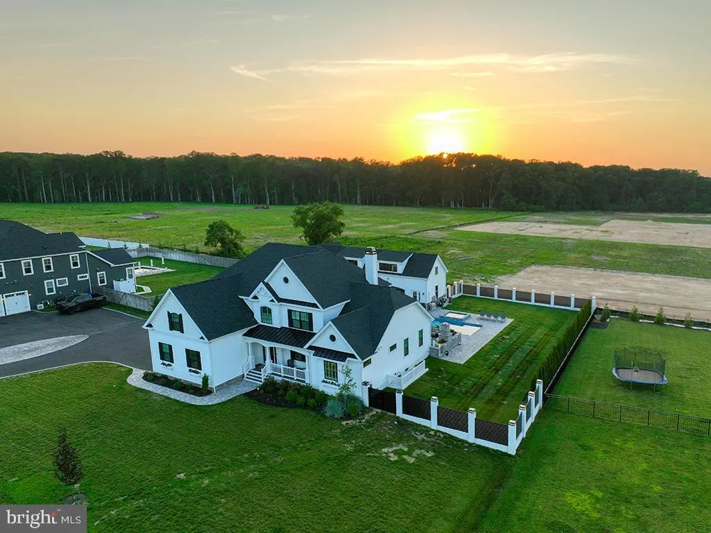 Lewes, Delaware 19958, United States, 7 Bedrooms Bedrooms, ,8 BathroomsBathrooms,Residential,Coming Soon,194232