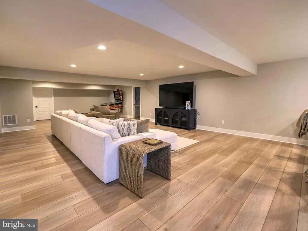 Lewes, Delaware 19958, United States, 7 Bedrooms Bedrooms, ,8 BathroomsBathrooms,Residential,Coming Soon,194232