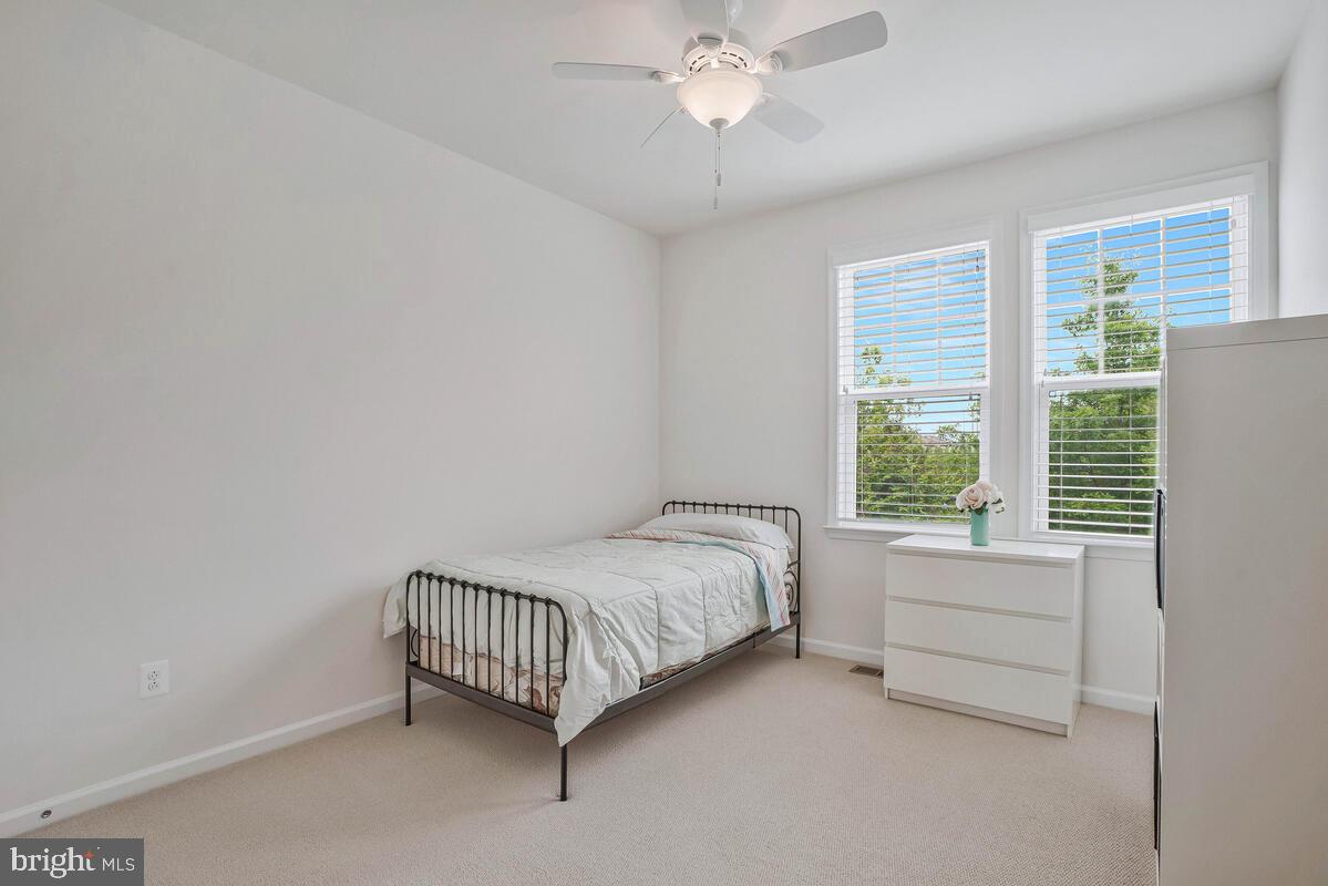 42523 BENFOLD SQUARE