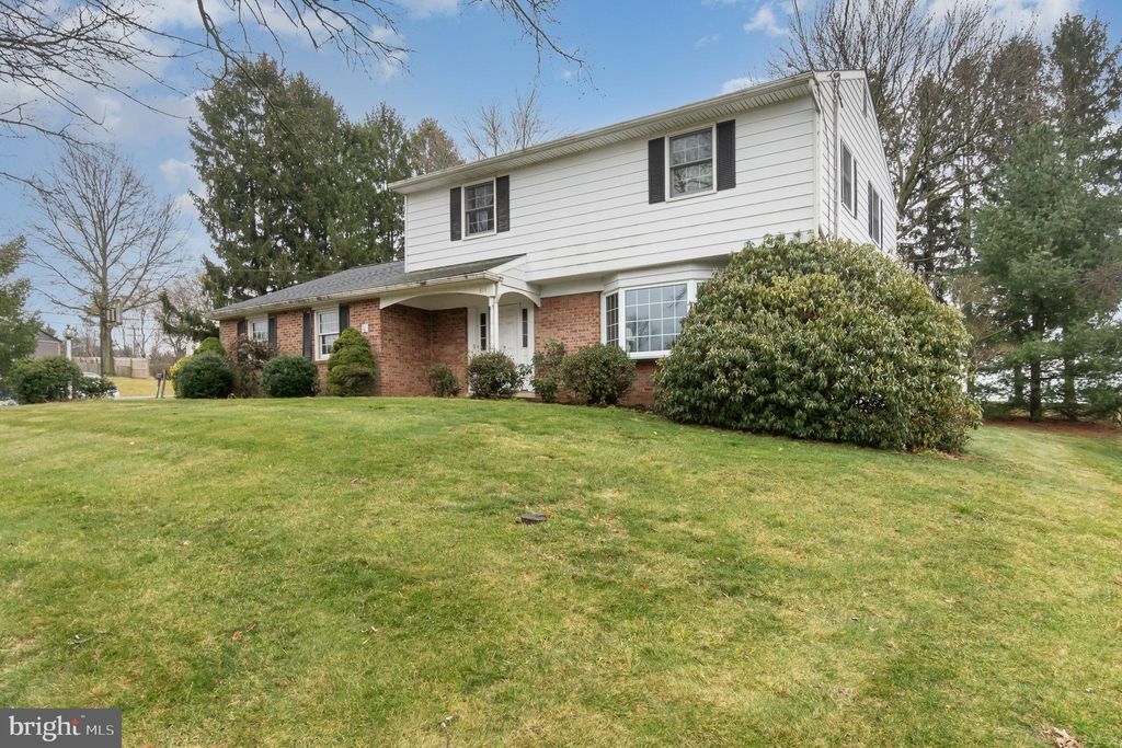 Photo of 811 Newport Road, Manheim, PA 17545 (MLS # PALA2047686)