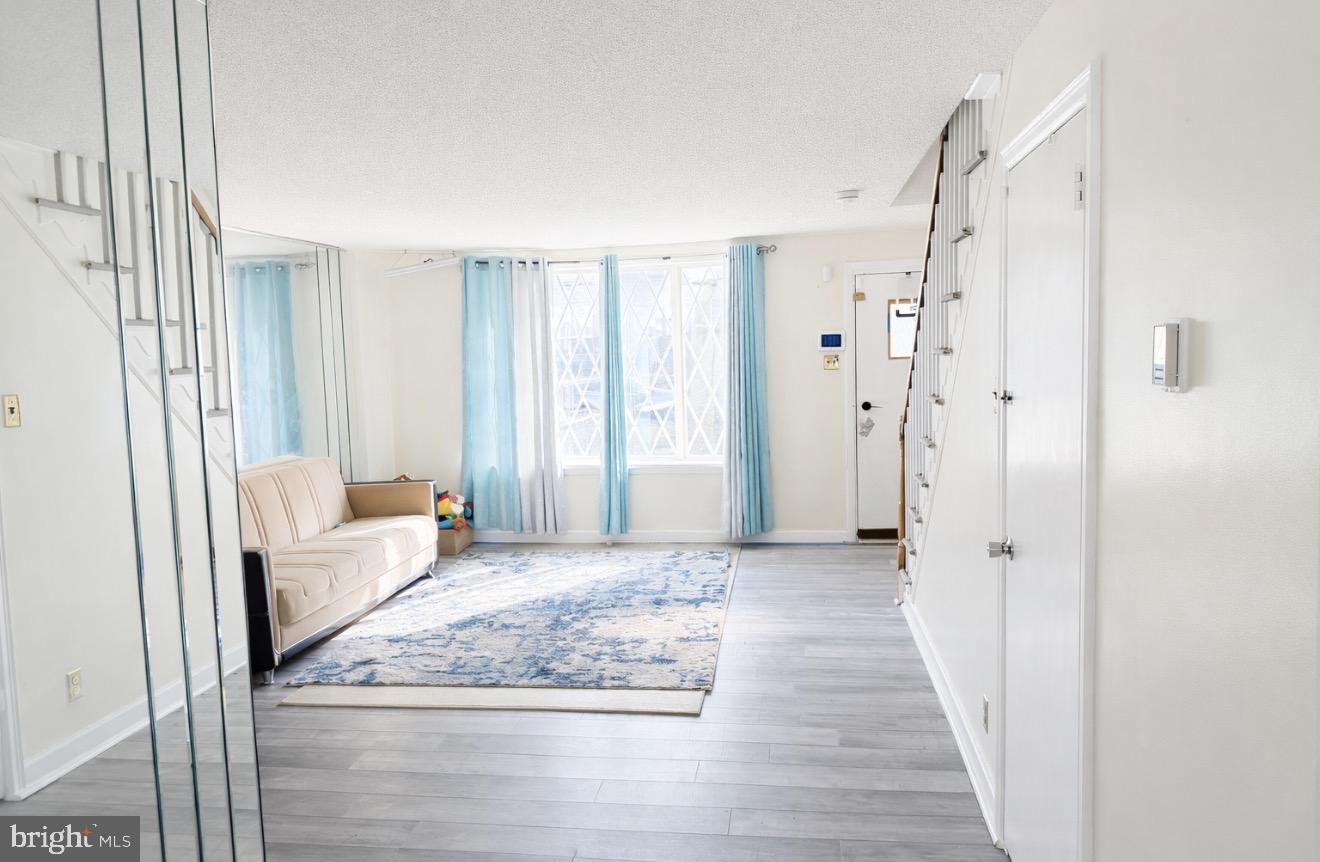 MAYFAIR - Residential