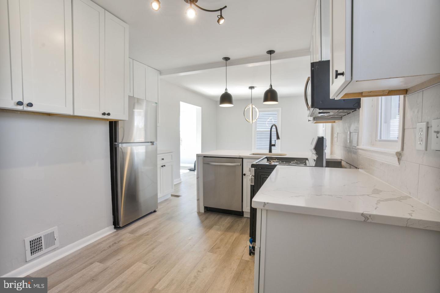 HILLCREST GARDENS - Residential