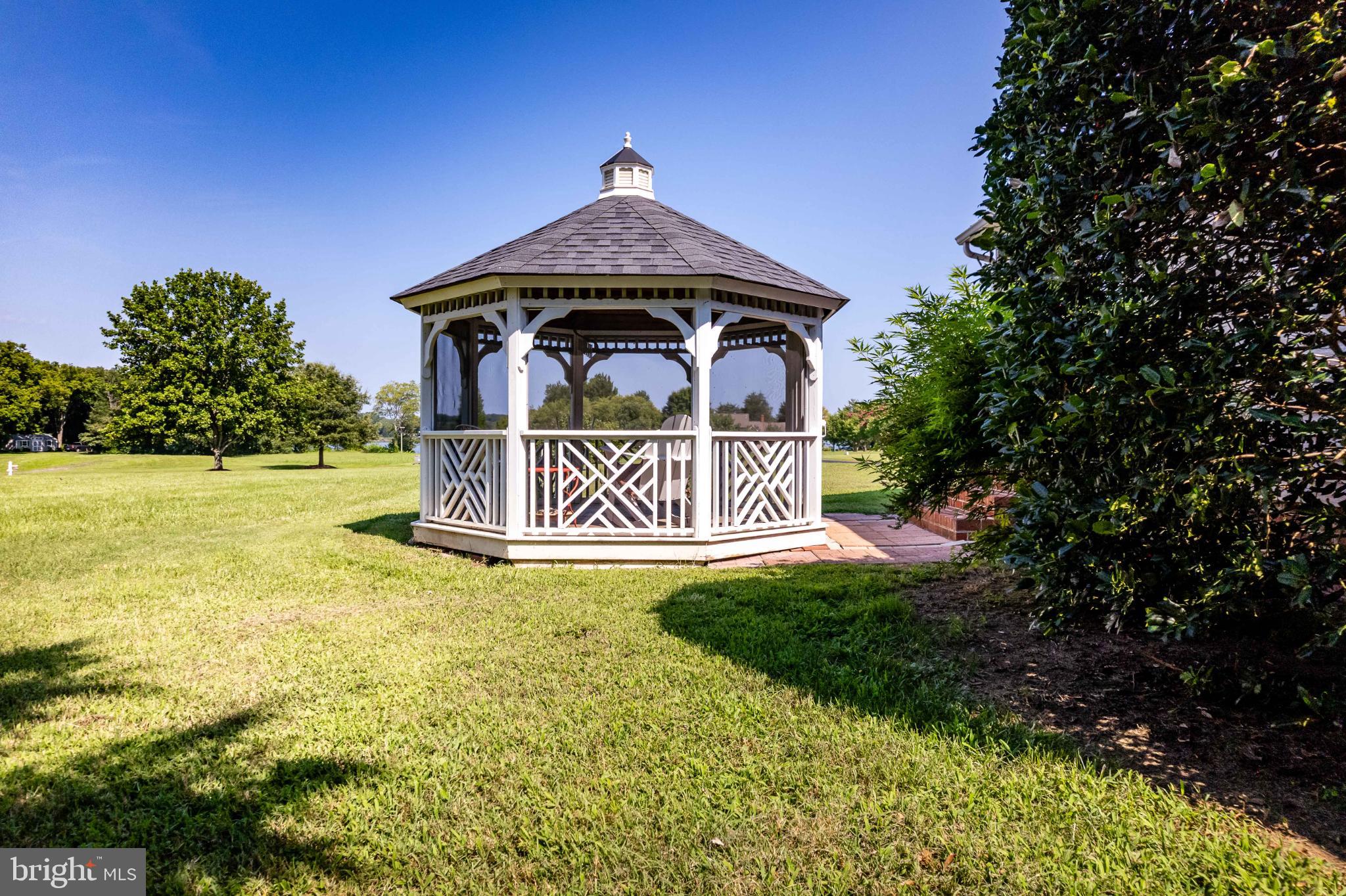 NOMINI BAY FARMS - Residential