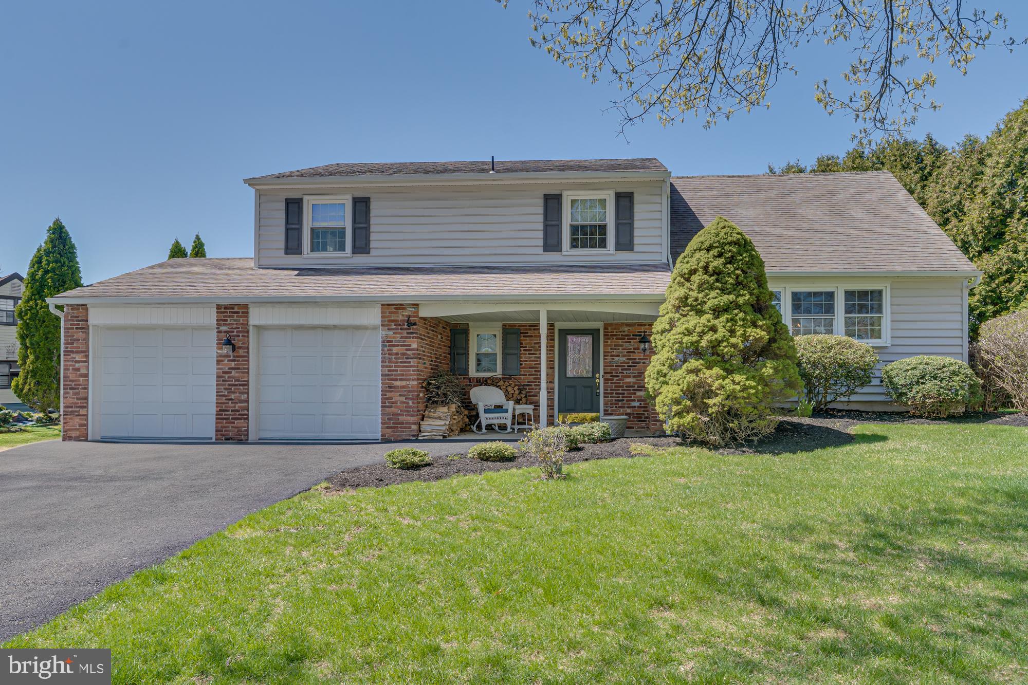 225 BUTTONWOOD DRIVE