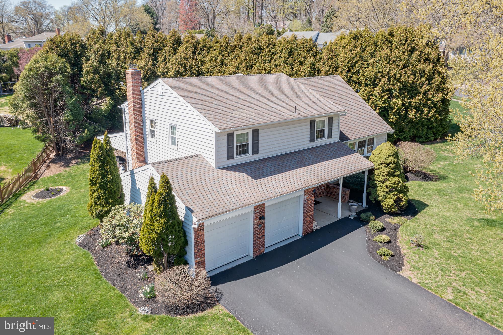 225 BUTTONWOOD DRIVE