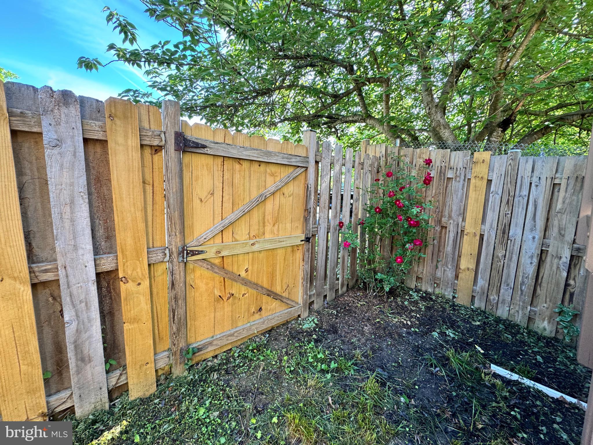 PEMBROOK VILLAGE - Residential Lease