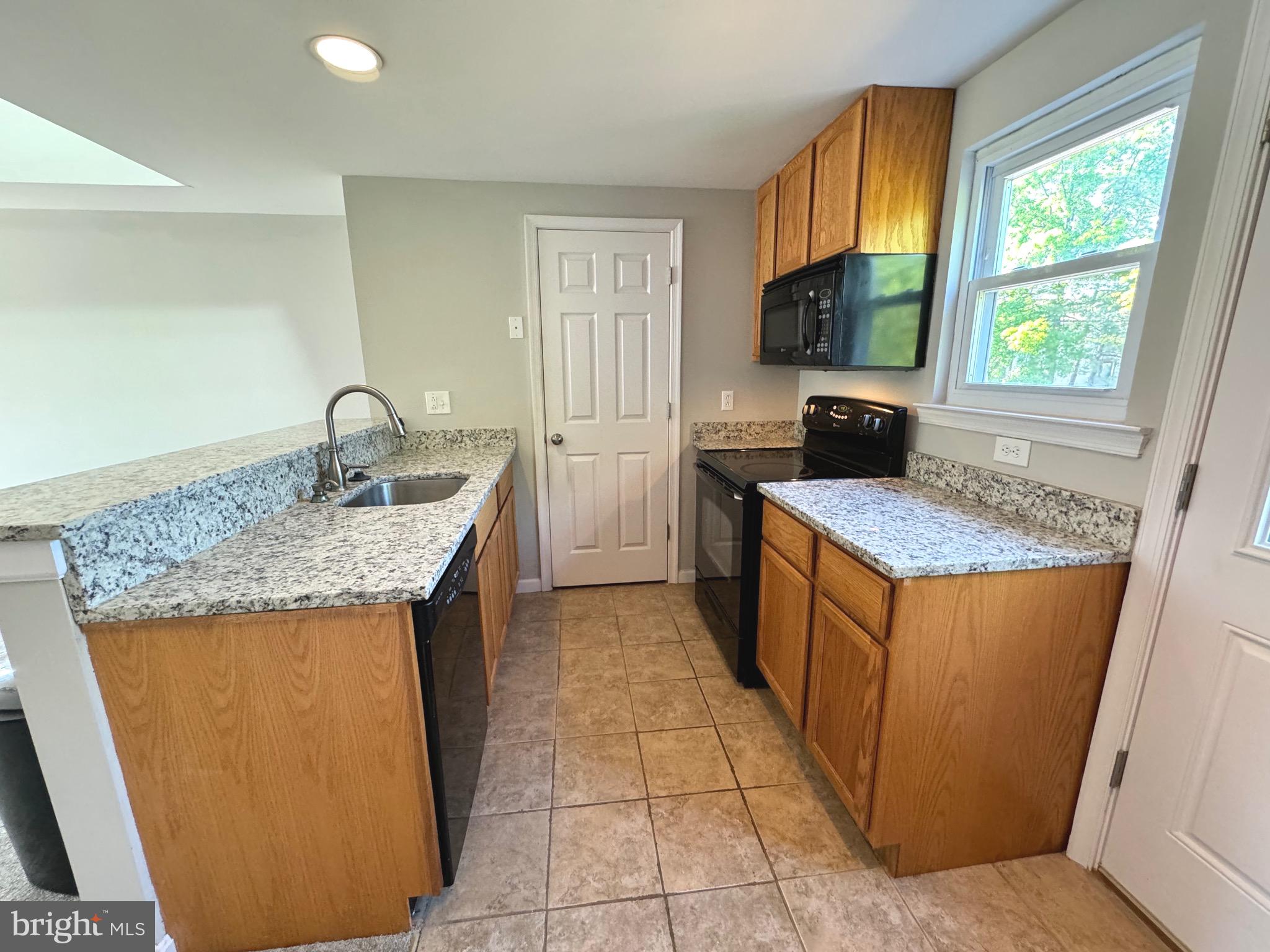 PEMBROOK VILLAGE - Residential Lease