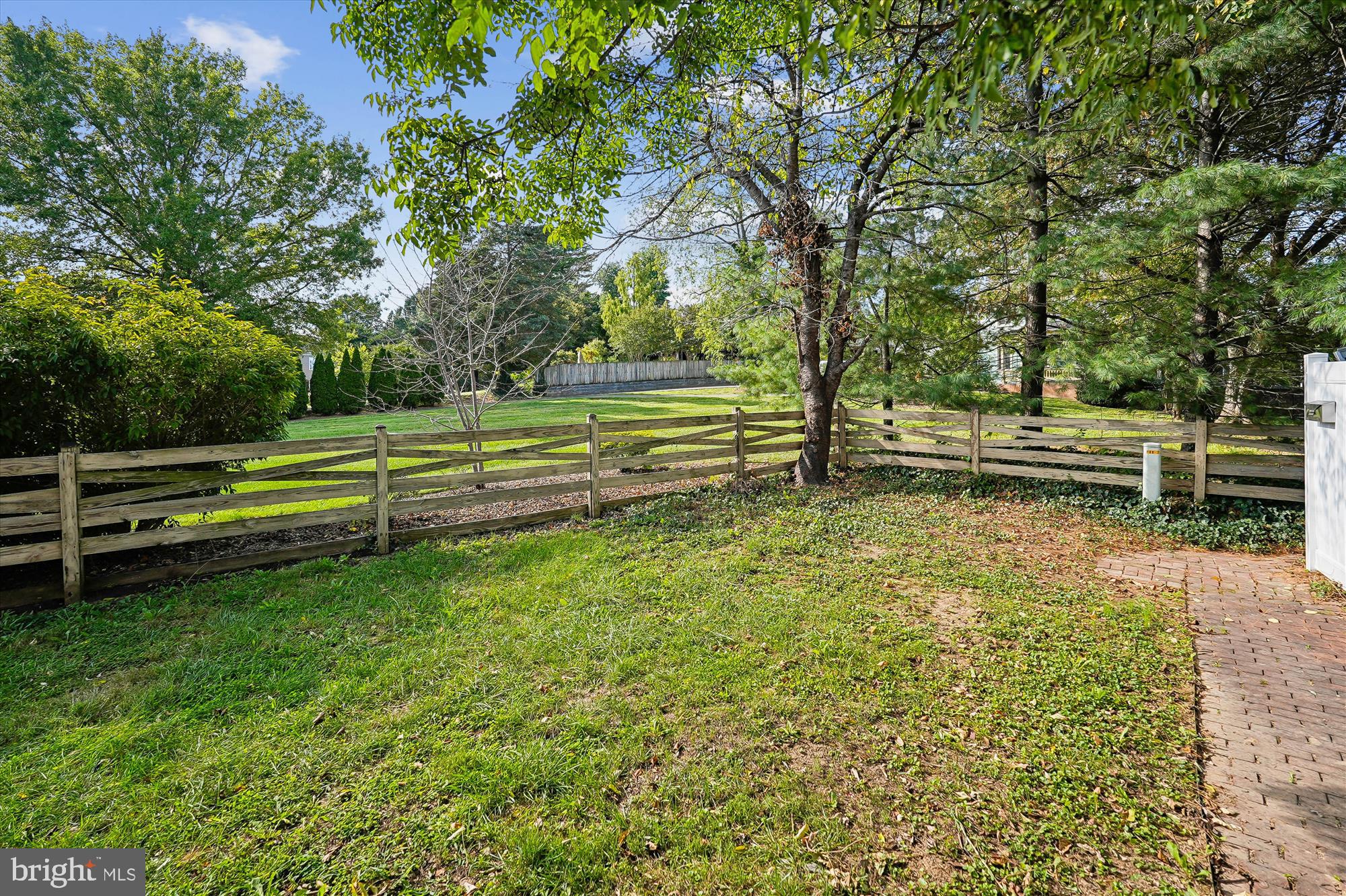 227 DRY MILL ROAD SW