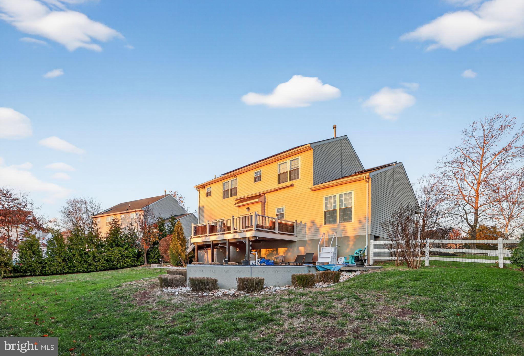 SUNSET RIDGE - Residential