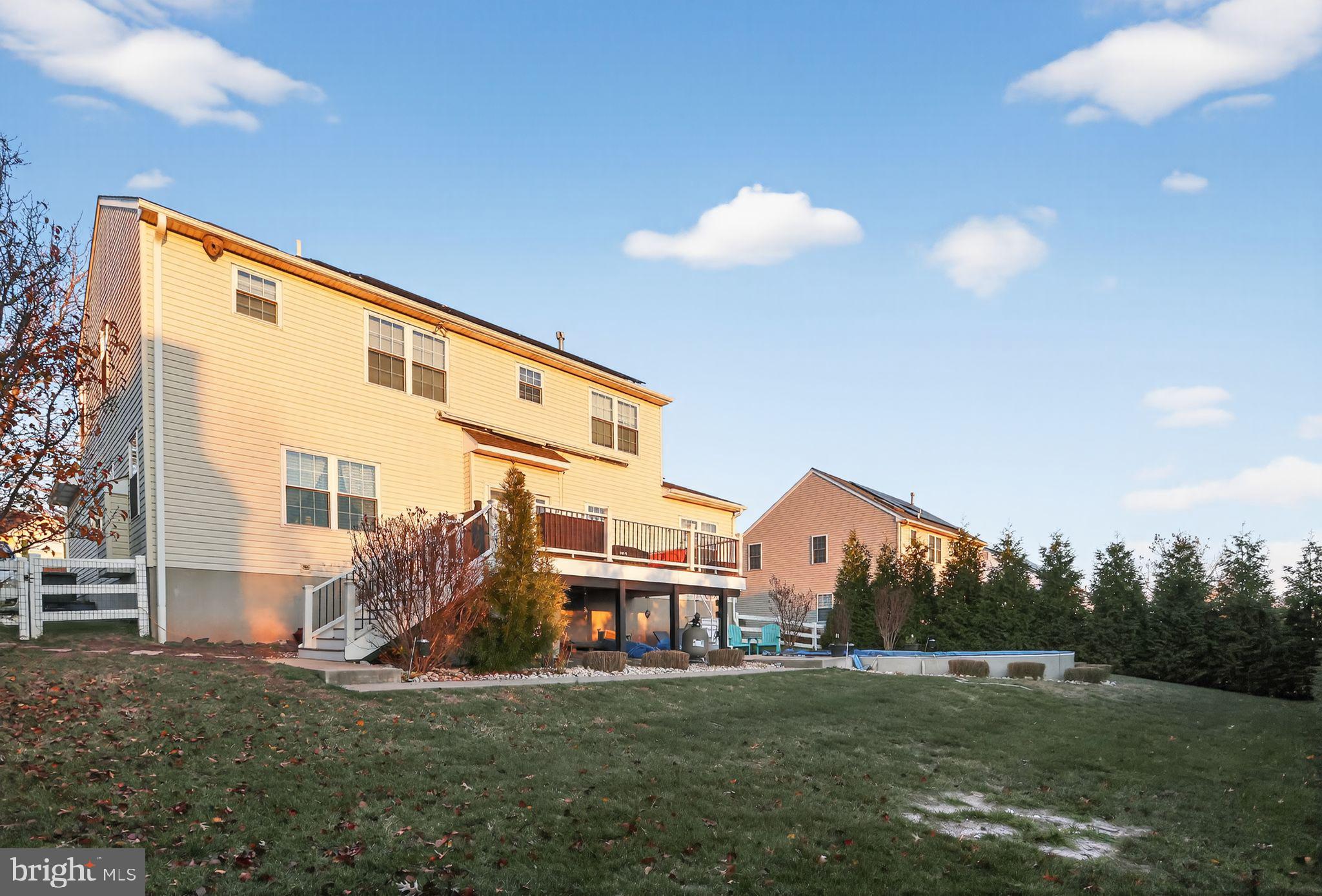 SUNSET RIDGE - Residential